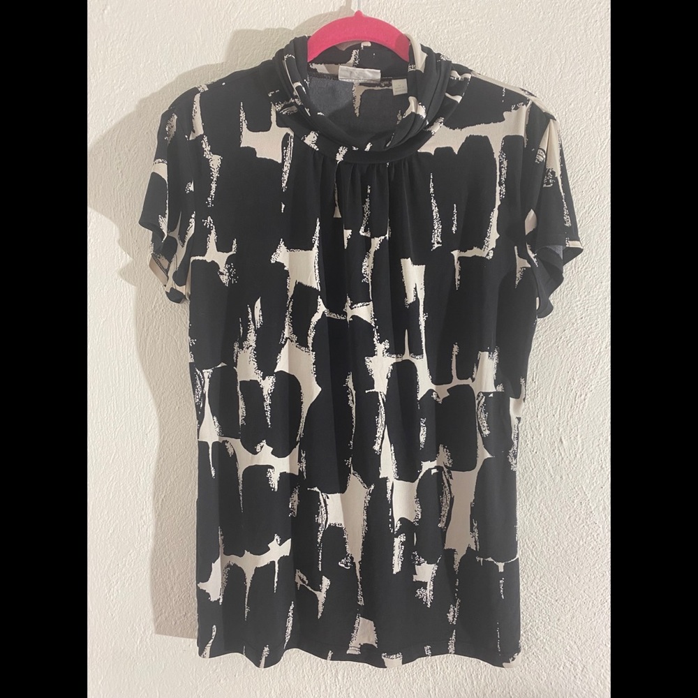 New York & Company turtle neck short sleeve top